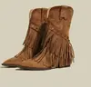 Botas de moda retro para adelgazar para mujer, botas con flecos, botas de vaquero de punta para mujer, tacón grueso, estilo western radical 2026