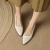 Sapatos Femininos Jinbukang Yutu para o Dia a Dia com Salto Baixo Novo Estilo Sapatos de Couro Macio com Salto Grosso Sola Macia Sapatos para Todas as Estações Estilo Francês