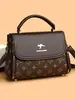 Bolso Retro para Mujer, Bolso Cruzado de Material de Flores Antiguas, Nuevo Bolso de Hombro tipo Satchel Versátil de Gran Capacidad de Gama Alta, Bolso para Madres de Mediana Edad