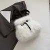 Mochila de Pelúcia Fashion Casual Estilosa 2025 Outono Nova Simples para Viagem Mochila de Nicho para o Dia a Dia