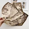 Bufanda Cuadrada Exterior de Imitación Seda de Moda Nueva, Bufanda de Seda Coreana Fina con Diseño de Flores y Plantas, Bufanda para Uso Profesional de Mujer