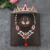 Set de Tres Piezas de Tiara de Corona Estilo Retro con Pedrería Corona de Reina Collar Pendientes Set de Joyería de Alta Gama para Vestido de Novia y de Noche