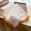Lenço Quadrado Pequeno de Algodão Puro de Alta Qualidade Estilo Coreano com Padrão de Castanha Lenço de Seda Estampado Feminino Lenço de Cabeça Protetor Solar Decorativo
