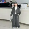 Conjunto para Meninas 2026 Novo Estiloso Moderno Estilo Primavera e Outono Infantil Moletom Calça Wide-Leg Conjunto de Duas Peças Casual Roupa Esportiva