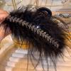 Horquilla de plumas de avestruz en blanco y negro, dulce y picante, para mujer, otoño e invierno, de felpa de alta calidad, con gran espiral y pinza de tiburón.