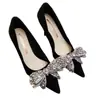 Zapatos de Tacón Alto de Puntiagudos con Lazo Versátiles Nuevos para Primavera 2025 Tacones de Aguja de Gamuza Famosos de Internet Que No Cansan para Zapatos de Mujer