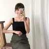 Camisola de Verão Feminina com Design Único, Adequada para Usar por Cima, Top Curto e Justo de Tricô Sexy Sem Mangas