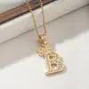 Colar com pingente de letra da moda europeia e americana para mulheres, coroa dourada e prateada com letras inglesas totalmente cravejadas de diamantes, modelo de exportação de venda quente transfronteiriça, envio direto