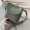 Bolso de mujer con textura de celebridad de Internet, popular en 2023, nuevo y moderno bolso bandolera de hombro combinable de estilo occidental para mujer.