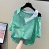 Blusa de Chiffon Listrada com Recorte Ombro a Ombro Manga Curta Top Feminino Design Nicho Fashionável Camisa Rejuvenescedora Camisa Pequena