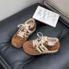 Tênis de treinamento alemães estilo retrô com estampa de leopardo e cadarço para mulheres, nova coleção primavera/outono 2026, sola grossa, com aumento de altura, tênis casuais versáteis
