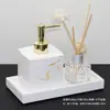Kit de artículos de tocador de baño europeo para hotel Baño de habitación modelo Adornos de baño Botella de desinfectante de manos Botella de loción Juego de bandeja