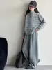 Conjunto de Forro Polar para Niñas Otoño Invierno 2026 Nuevo Estilo Coreano Moda para Niña Suéter Cardigan Rayado Ropa de Invierno para Niños