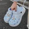 Nuevas sandalias cerradas de verano EVA con suela gruesa, para hacer tú mismo, con flores decorativas, zuecos antideslizantes, de tacón alto, versátiles y duraderas para el hogar