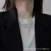 Collar de lujo ligero con forma de nicho hueco para mujer, estilo japonés y coreano, diseño simple, colgante con cadena de clavícula que combina con todo.