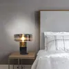 Lámpara de mesa de lujo ligero post-moderna nórdica para sala de estar, lámpara de escritorio de diseñador de vidrio simple para estudio, dormitorio y decoración de mesita de noche