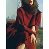 Ropa de Invierno para Mujer 2026 con Estilo Perezoso, Combinada con un Abrigo, Vestido Suéter de Longitud Media, Vestido de Punto Rojo de Cuello Alto