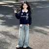 Conjunto de Dos Piezas para Niñas Estilo Coreano Dulce con Encaje, Cuello Polo, Sudadera con Capucha, Dibujo Animado Lindo, Jeans