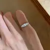Como una Mariposa en la Naturaleza, Anillo Vintage con un Estilo de Dinero Viejo a la Moda, Anillo Dorado con un Toque de Lujo Ligero y Sensación de Alta Gama, Anillo Abierto