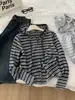 Suéter con capucha de mezcla de lana a rayas estilo coreano para mujer, colección otoño 2026, corte holgado y adelgazante, cárdigan de punto con doble cremallera