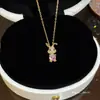 Lindo Conejo Rosa Acero de Titanio Color Libre Collar Diseño para Mujer Sentido de la Moda Lujo Ligero Colgante Nicho Lindo Dulce Cadena para Clavícula