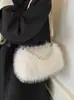 Yaozi 2026 outono precoce nova moda versátil casual simples bolsa de ombro, textura felpuda, adequada para ir ao trabalho, de mão e transversal