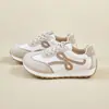 Zapatos Deportivos Casuales Gruesos para Estudiantes Mujeres, Versión Coreana Nueva de Forrest Gump, para Correr, Aumentadores de Altura Gt8010, Primavera 2026