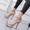 Fábrica de Zapatos para Mujer al por Mayor Nuevos Modelos de Verano Estilo Europeo y Americano Sandalias de Plataforma Impermeables Sexy para Discoteca Tacones Altos con Punta Abierta
