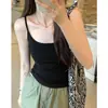 Uma geração de regata fina de verão justa para mulheres, para usar por dentro e por fora, belas costas, sutiã com bojo integrado, camiseta base