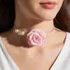 Collar Transfronterizo Europeo y Americano de Gama Alta con Bordes Quemados de Rosa y Camelia Serie Roja del Día de San Valentín Gargantilla con Colgante de Perla