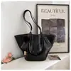 Bolso tote de cuero encerado vintage para el trabajo, nuevo bolso tote casual de gran capacidad de nicho, bolso de hombro versátil para mujer