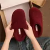 Medias zapatillas versátiles para exteriores para mujer Baotou, zapatos de felpa con forro polar para otoño e invierno 2026, calzado para exteriores, zapatillas de algodón suaves de suela plana para estar en casa