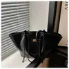 Bolso Grande de Ala Retro 2026 Nuevo Bolso de Hombro para Mujer Bolso de Axila Texturizado para Viajes Diarios Bolso de Mano para Estudiante Universitario