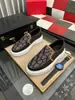 Huajia Quatro Estações Versátil Couro de Vaca Viscose Calçados em estoque Preto Couro Genuíno Cano Baixo Bico Redondo Colorblock Diário Sapatos Plataforma