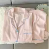 Nuevo conjunto de pijama de algodón para mujer para primavera y otoño con estampado de nubes, que incluye un cárdigan de manga larga holgado y un diseño dulce y lindo estilo coreano, adecuado para estudiantes.