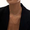 Collar con colgante de cadena de coliflor chapado en oro y acero de titanio de estilo europeo y americano con brillantes estrellas, cadena de clavícula sencilla y lisa para mujer.