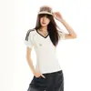 Camiseta Preta de Manga Curta com Decote V Estilo Americano para Mulheres, Nova Coleção Verão 2026, Top Esportivo Slim-Fit de Manga Curta