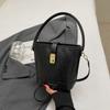 Bolsa Pequena de Verão para Mulheres Pedido Estrangeiro 2026 Nova Bolsa Versátil de Ombro Transversal Estilo Coreano Bolsa de Mão com Toque de Luxo Bolsa Saco