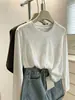 Diseño único, camiseta de algodón de manga larga con cuello redondo y estampado de copos de nieve para mujer, un estilo ligero de otoño que se puede usar como capa exterior, ofreciendo un look casual, juvenil y a la moda.