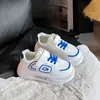 Primeiros Sapatos de Caminhada para Crianças Sapatos de Skate de Cano Baixo Estilo Outono 2025 Sapatos Casuais para Meninas Sapatos Esportivos para Meninos Sapatos para Crianças Pequenas e Médias Sapatos Baixos