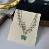 Corrente de Clavícula Dupla Camada com Borboleta de Strass Colorido e Concha de Luxo Leve e Requintada Doce e Elegante Feminina Elegante Colar de Alto Padrão