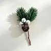 Suministro transfronterizo de Navidad: ramas de plantas artificiales, agujas de pino, ramas de flores, accesorios, decoraciones festivas, plantas artificiales, bayas rojas, ramas de frutas