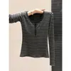 Camiseta Base de Mujer con Rayas Retro Color-Block y Cuello Henley para Primavera y Otoño, Corte Ajustado, Elástica, Manga Larga con Diseño de Botones, Top de Capa Interior