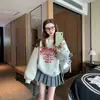 Sudadera gris claro, nuevo modelo 2026, primavera, otoño, invierno, estilo fino, estampado de letras agrietadas, holgada, estilo casual, para mujer, con forro polar