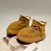 Botas de Nieve para Niños 2026 Invierno Nuevo Estilo Forradas de Felpa Engrosadas de Algodón Antideslizantes Cálidas Botas Cortas Versátiles Zapatos de Algodón de Suela Gruesa
