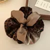 Pinza de pelo grande, scrunchie de patchwork con estampado de leopardo, liga para moño bajo de mujer, accesorio para cola de caballo