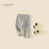 Calças Justas para Meninas Outono 2026 Novo Estilo Calças Casuais Versáteis para Crianças Leggings Classe A para Bebês Meninas Primavera e Outono