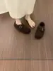 Sapatos Birkenstock Retrô de Nicho Feios para Mulheres com Parte Externa de Veludo, Fechamento Interno com Velcro, Aumento de Altura, Sapatos Mary Jane com Parte Externa Peluda