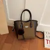 Bolsa Tote Pequena Diversos para Trabalho Feminina 2026 Nova Outono Retro Moda Trabalho Ombro Único Transversal Asa Bolsa