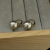 Dong Qing con pendientes de perlas retro francesas, moda de temperamento, atmósfera sencilla, pendientes de lujo ligeros